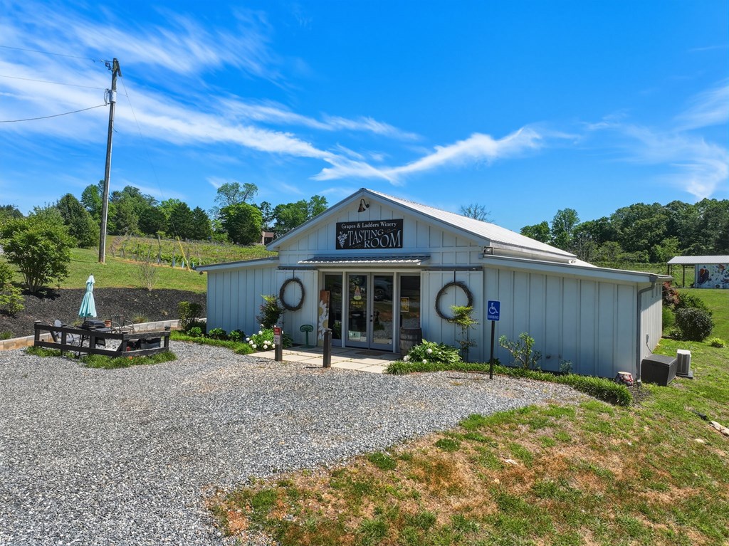 2317 Hwy 382