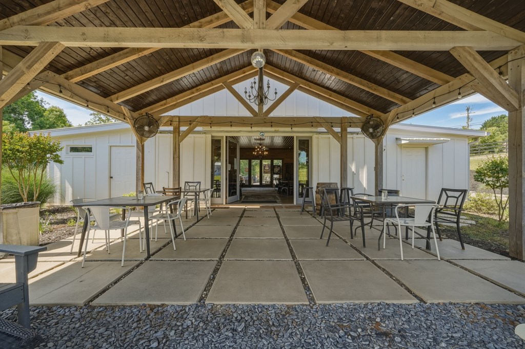 2317 Hwy 382