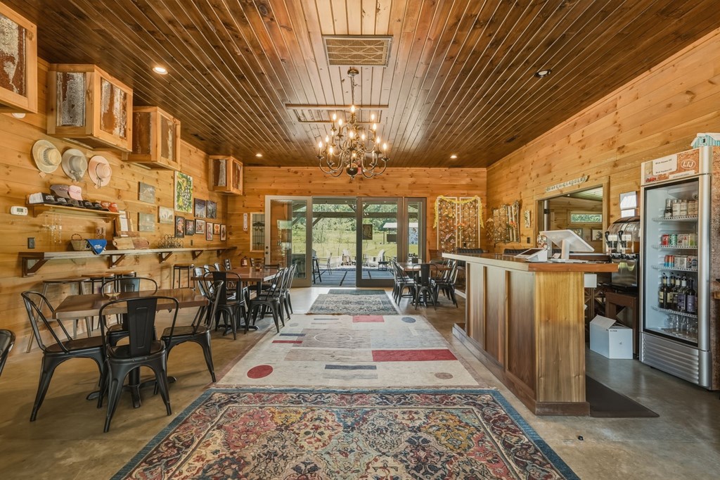2317 Hwy 382