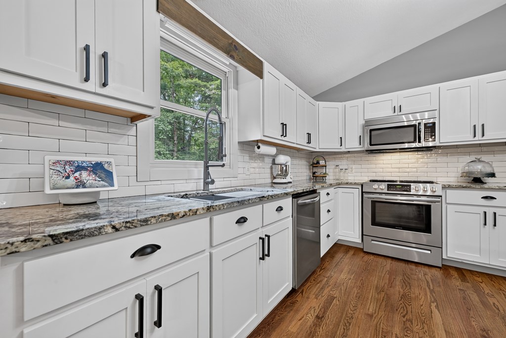 199 Hillsdale Drive