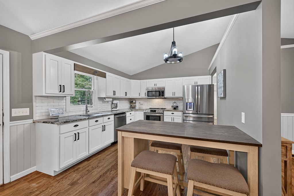 199 Hillsdale Drive