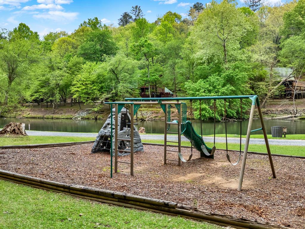 199 Hillsdale Drive