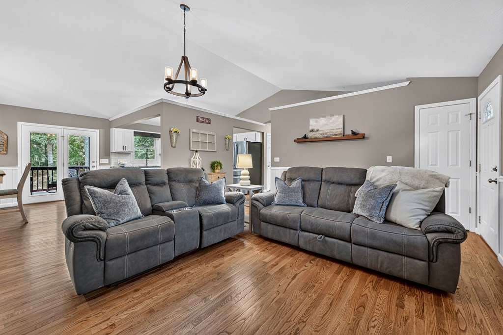 199 Hillsdale Drive