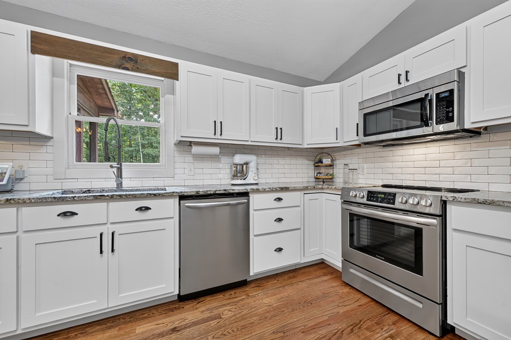 199 Hillsdale Drive