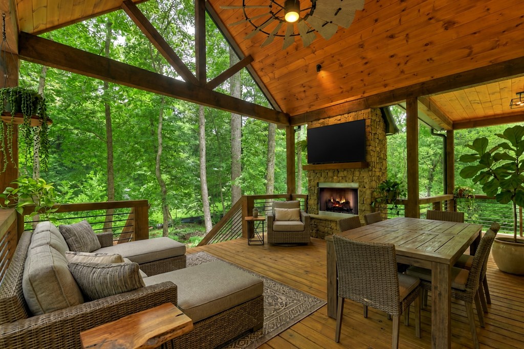 260 Misty Valley Lane