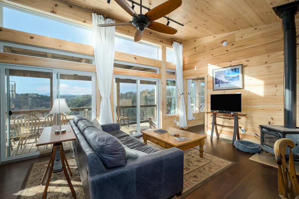 21-235 Riverview Circle