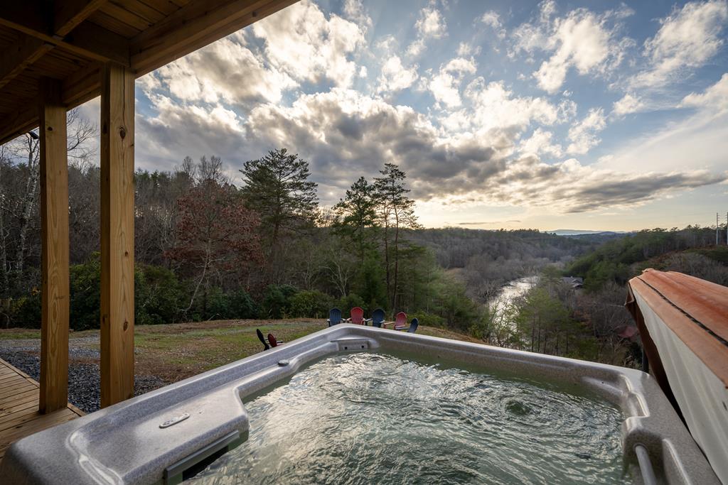 21-235 Riverview Circle