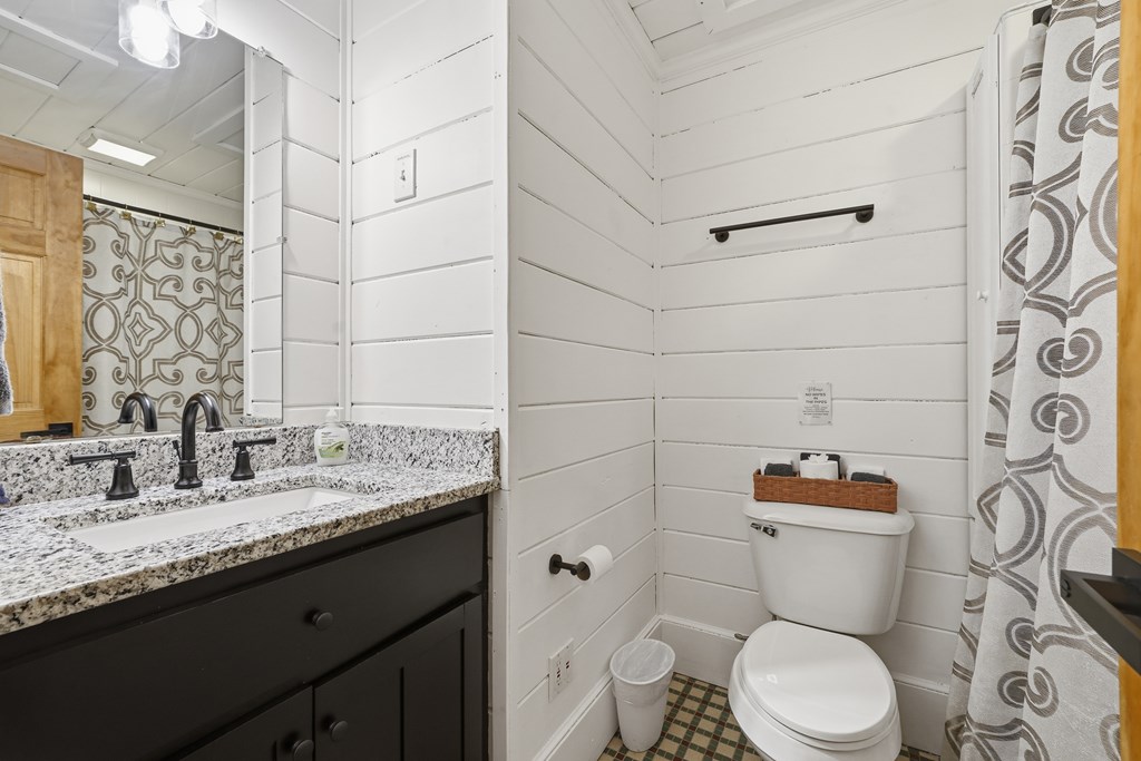 21-235 Riverview Circle