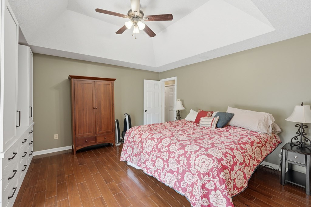 201 Talona Lake Terrace