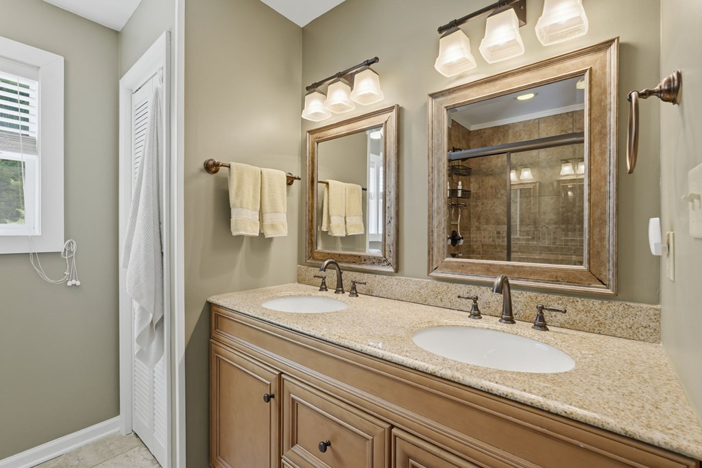 201 Talona Lake Terrace