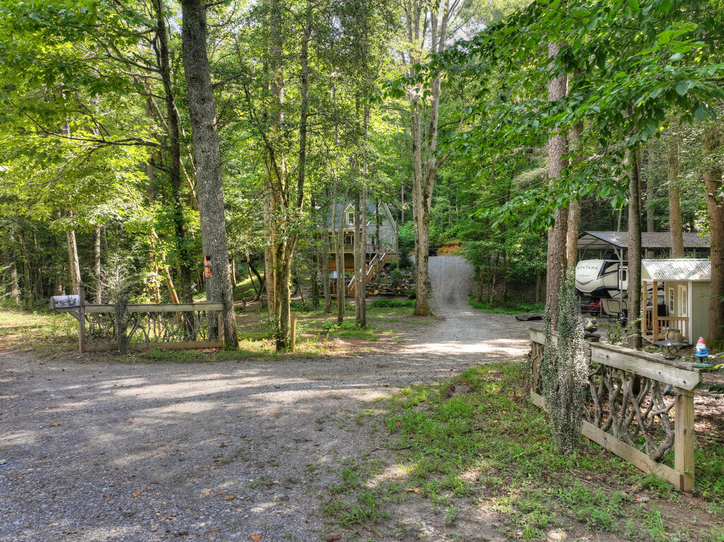 685 Chopped Oak Road