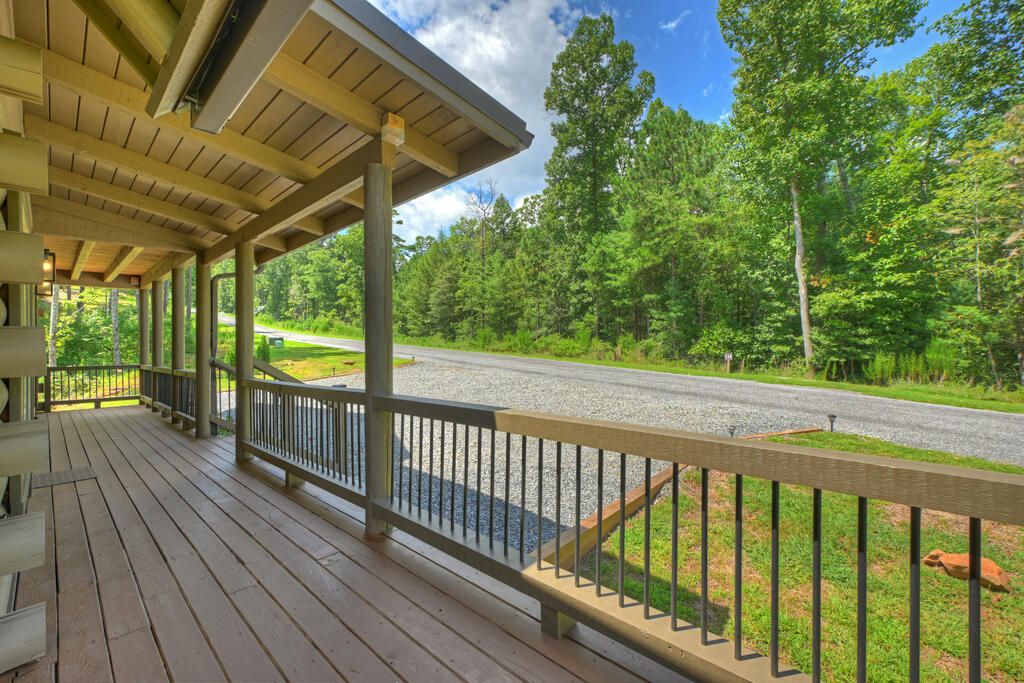 196 N Jakes Landing Way