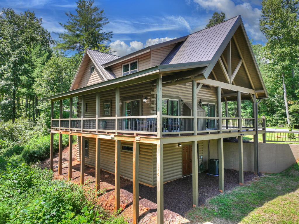 196 N Jakes Landing Way