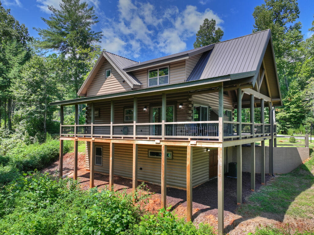 196 N Jakes Landing Way