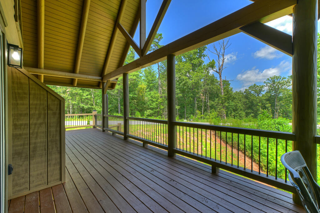 196 N Jakes Landing Way