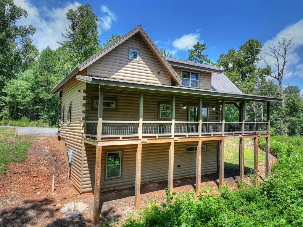 196 N Jakes Landing Way