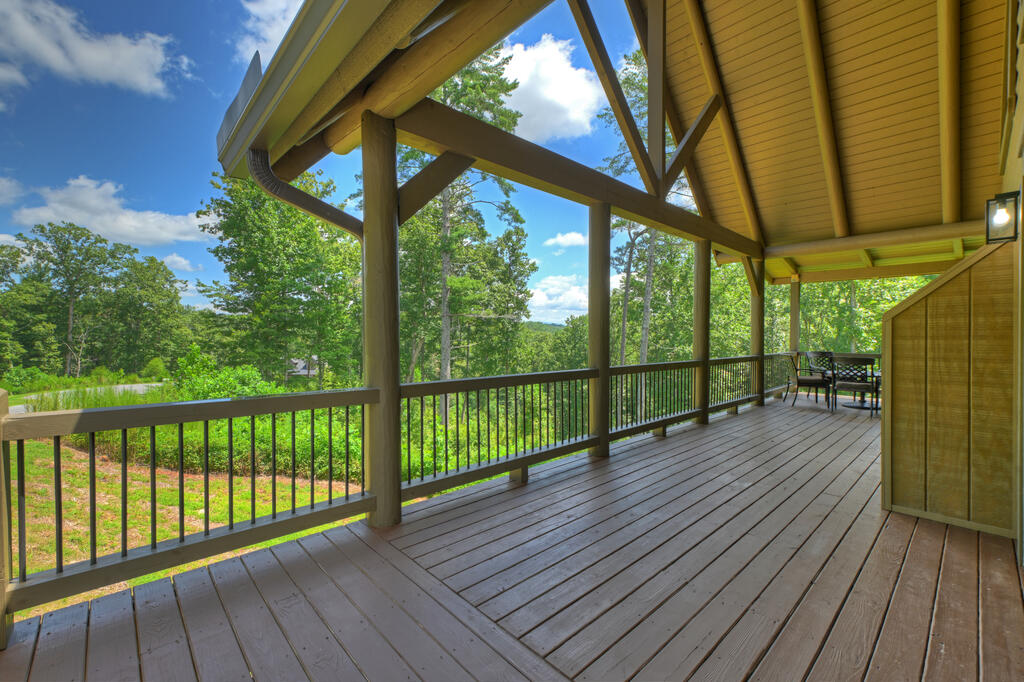 196 N Jakes Landing Way