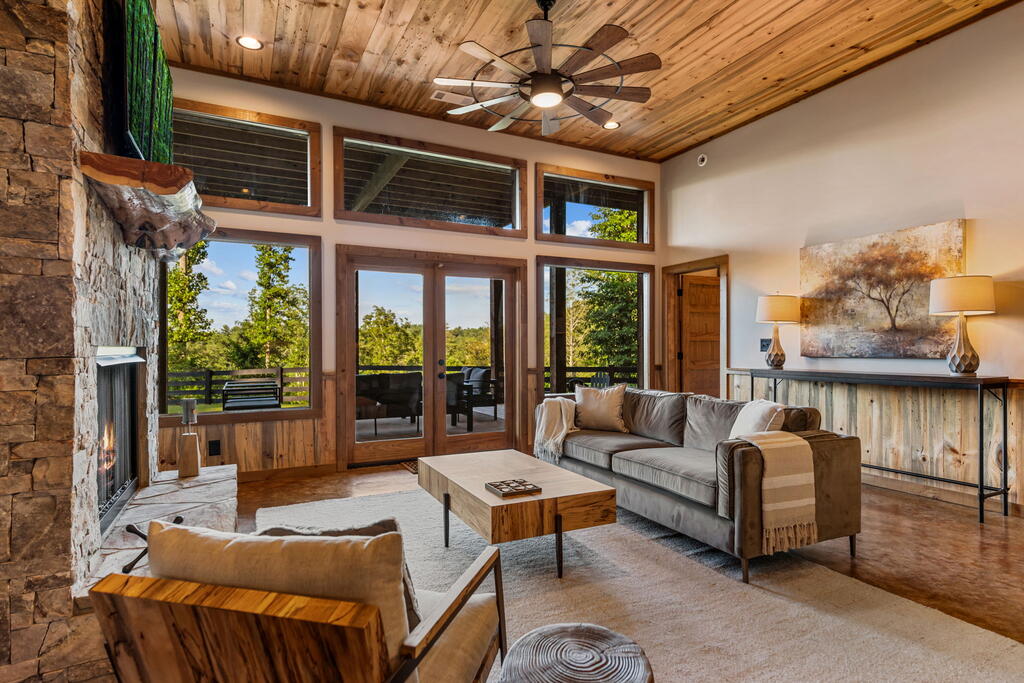 107 Fish Tale Cove