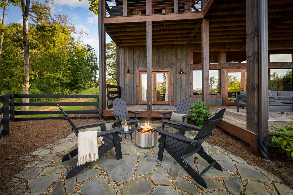 107 Fish Tale Cove