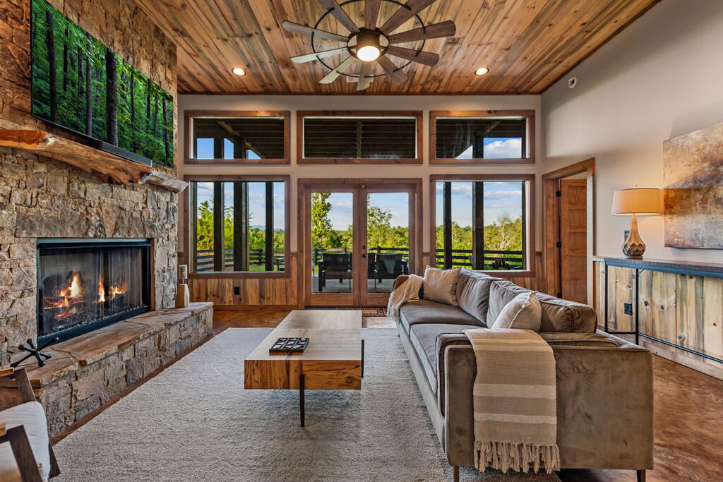 107 Fish Tale Cove