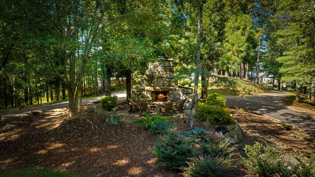 107 Fish Tale Cove