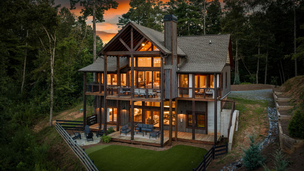 107 Fish Tale Cove