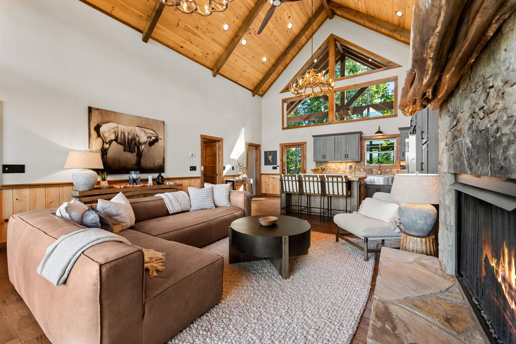 107 Fish Tale Cove