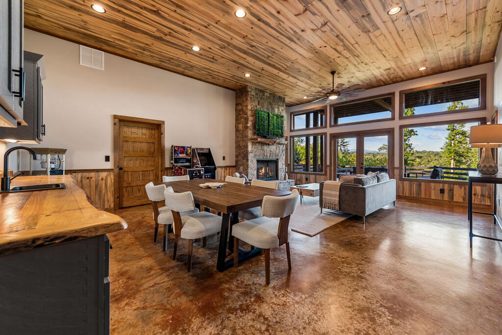 107 Fish Tale Cove