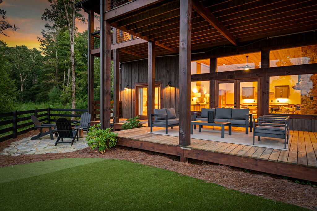 107 Fish Tale Cove