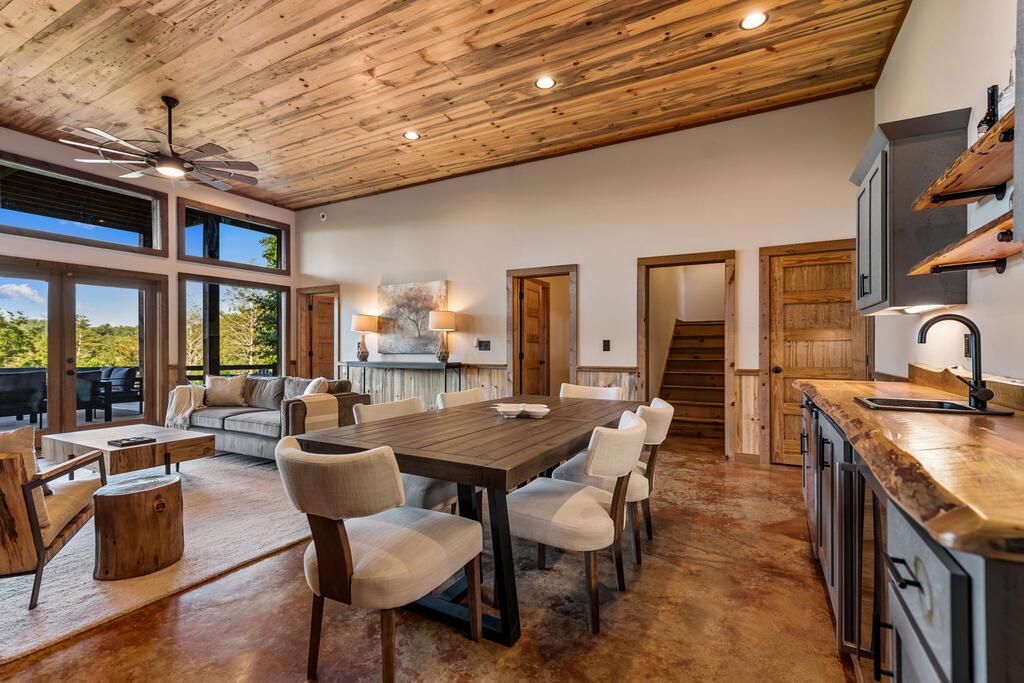 107 Fish Tale Cove