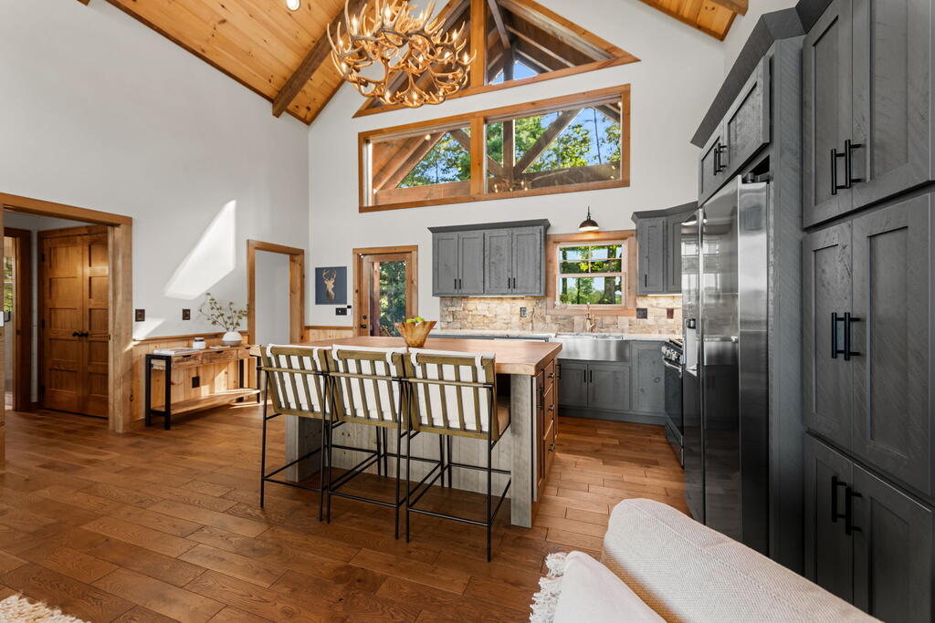 107 Fish Tale Cove