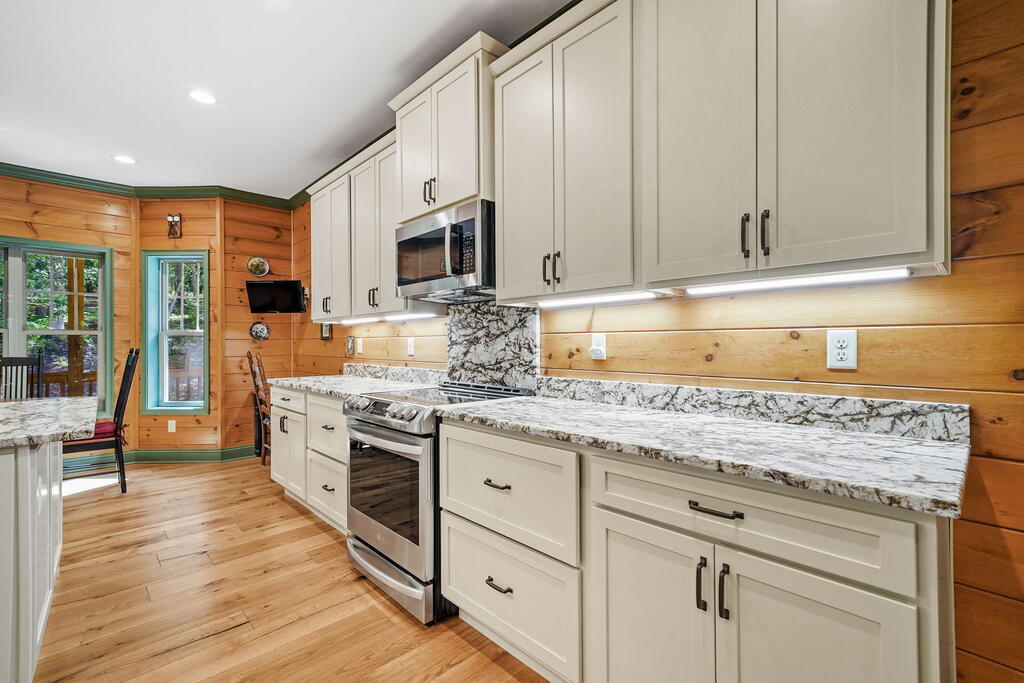 70 Clear Creek Valley Drive