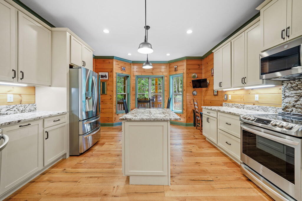 70 Clear Creek Valley Drive