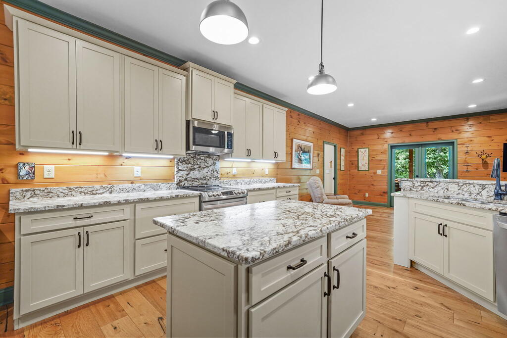70 Clear Creek Valley Drive