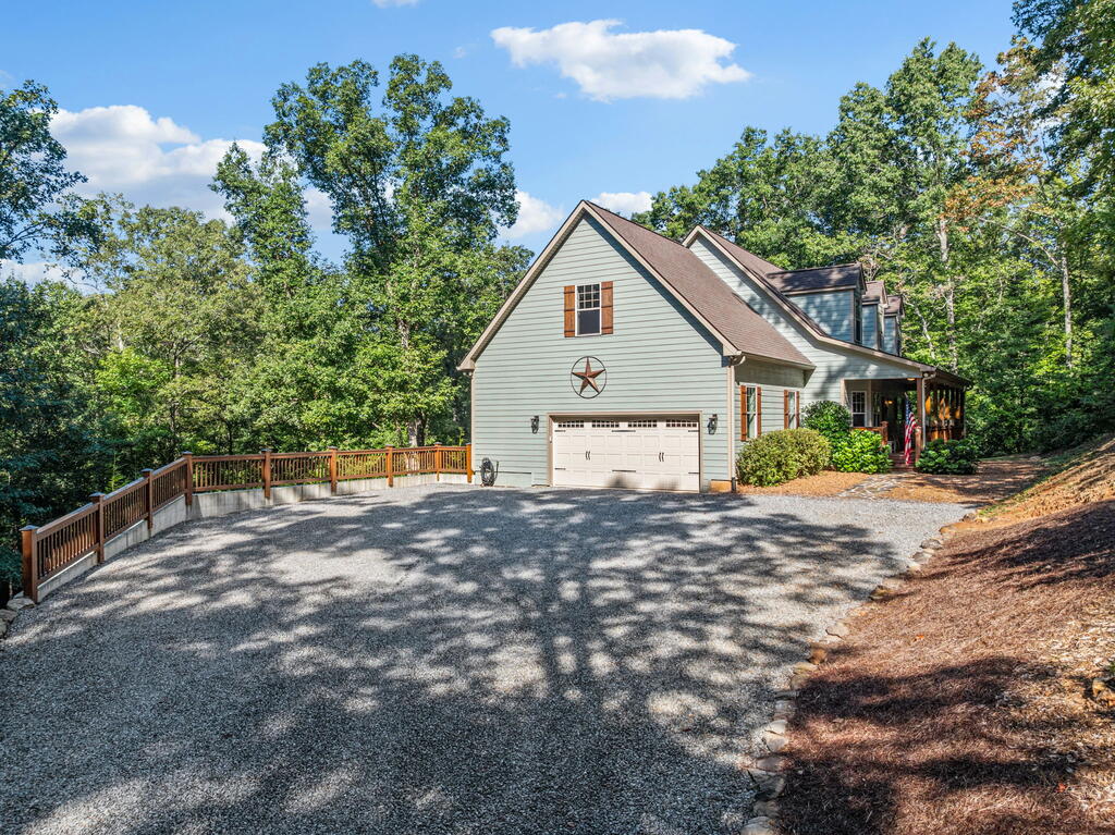 70 Clear Creek Valley Drive