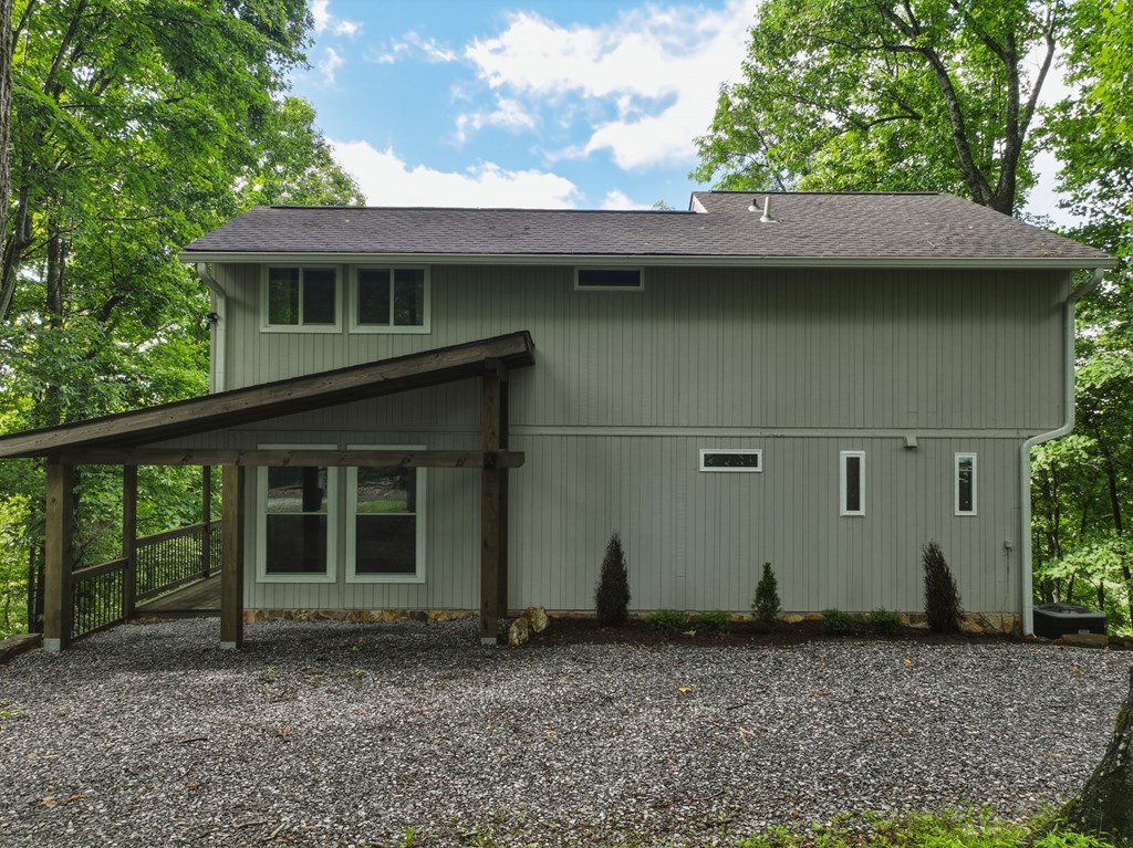 1220 Walnut Ridge