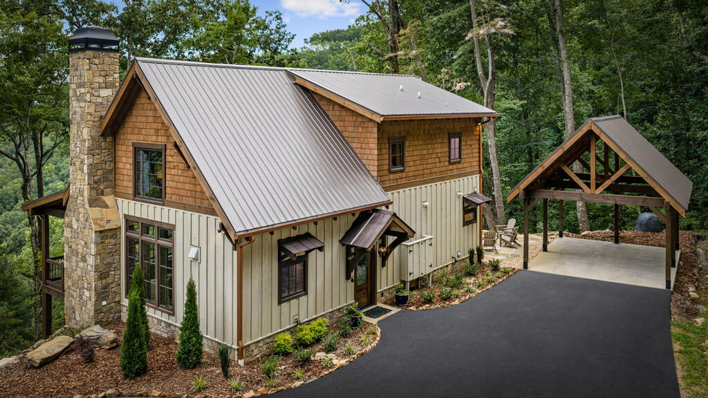 380 Utana Bluffs Trail