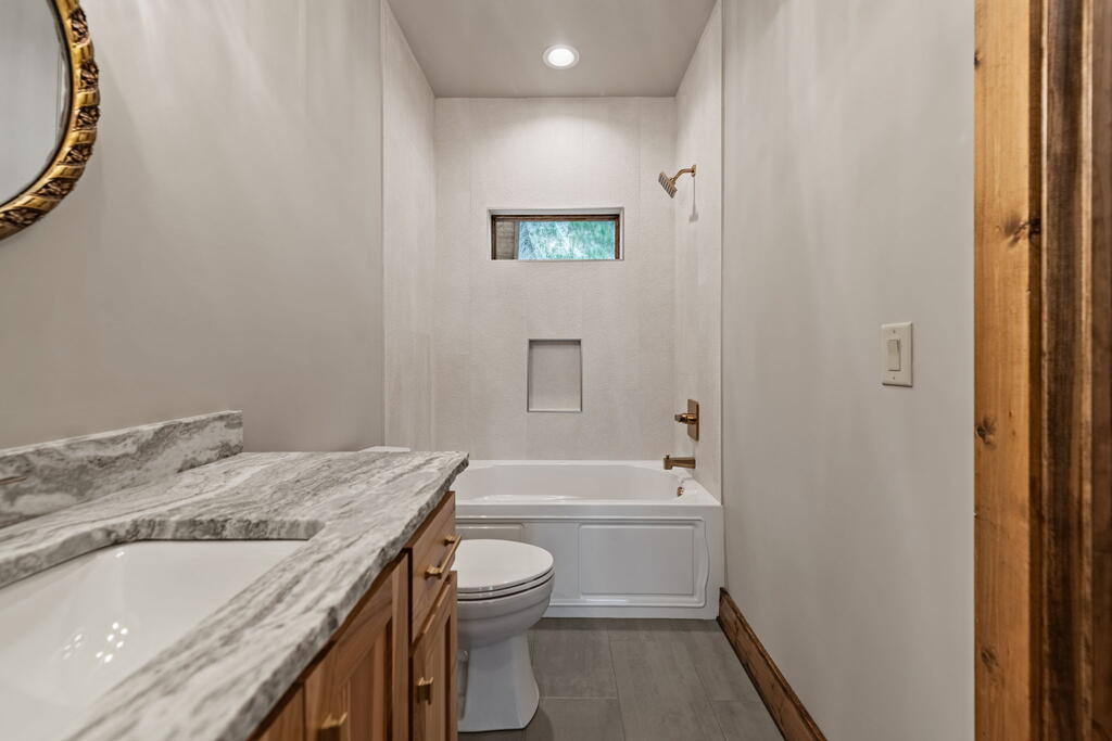 380 Utana Bluffs Trail