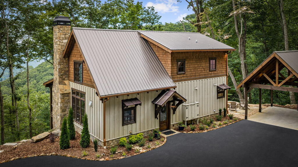 380 Utana Bluffs Trail
