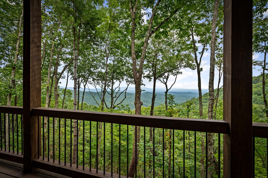 380 Utana Bluffs Trail