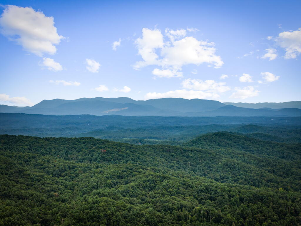 380 Utana Bluffs Trail