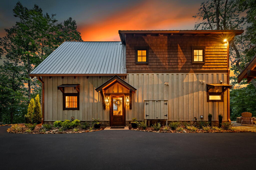 380 Utana Bluffs Trail