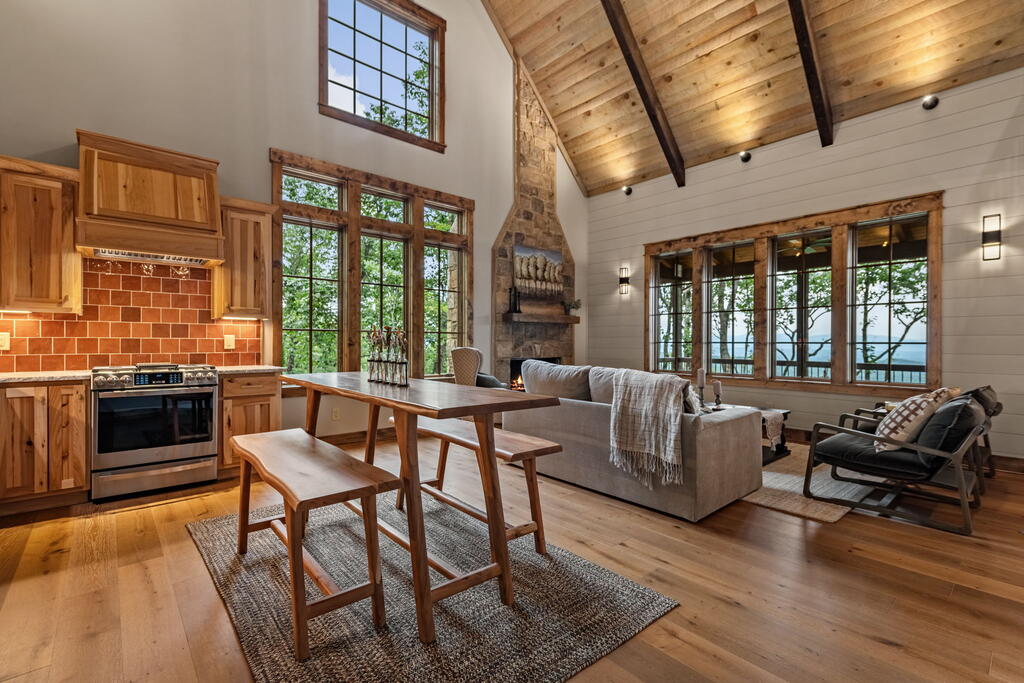 380 Utana Bluffs Trail