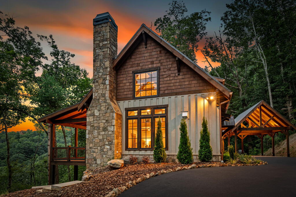 380 Utana Bluffs Trail