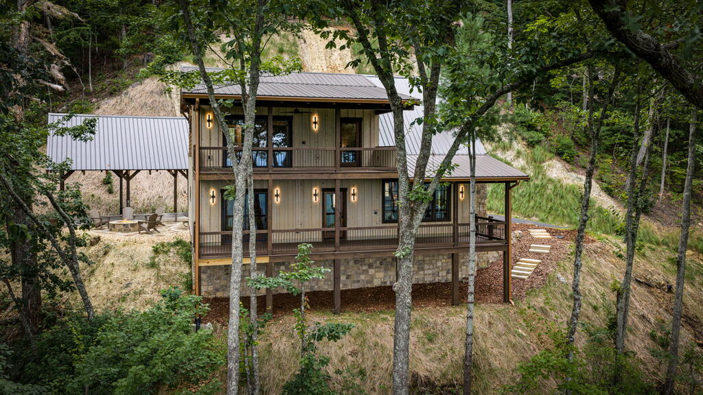 380 Utana Bluffs Trail
