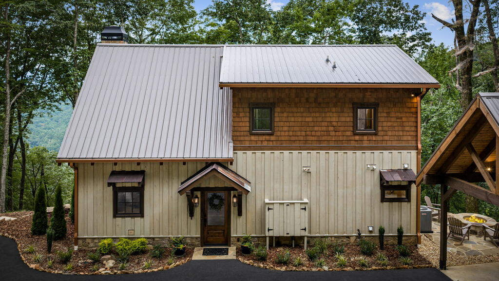 380 Utana Bluffs Trail