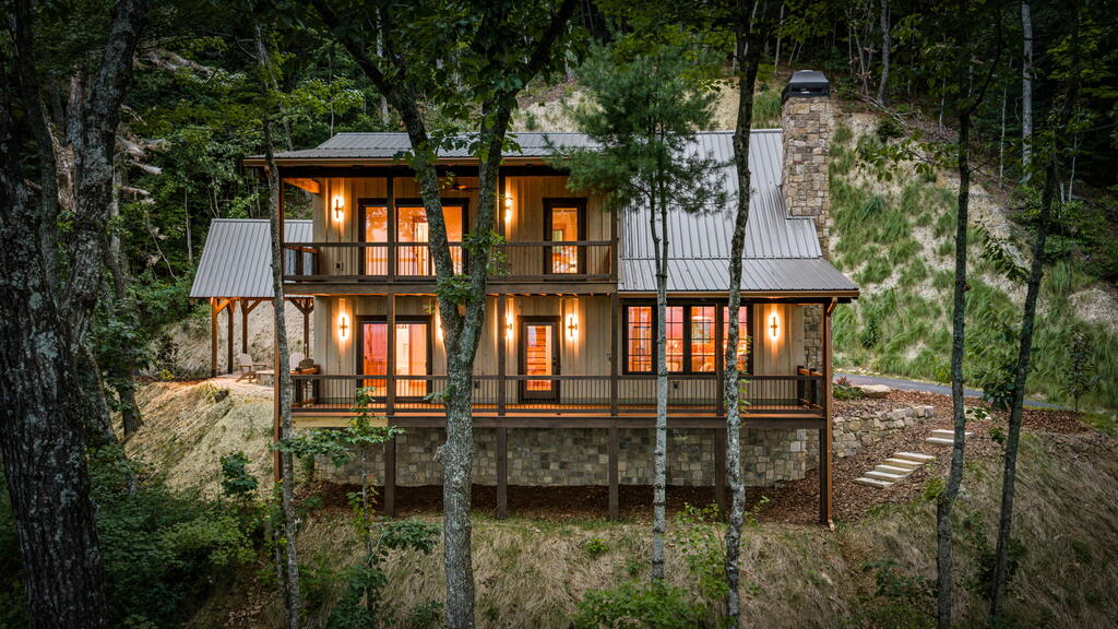 380 Utana Bluffs Trail