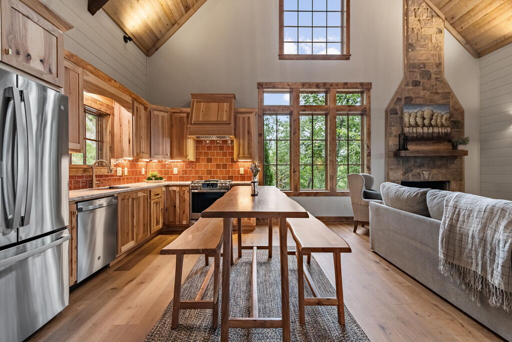 380 Utana Bluffs Trail