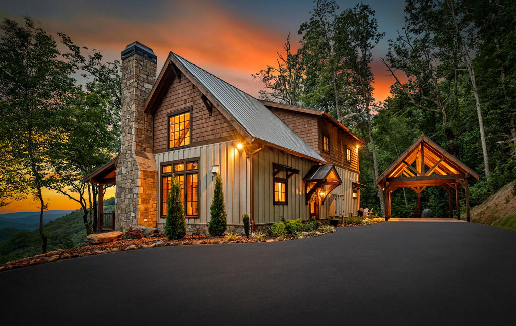 380 Utana Bluffs Trail