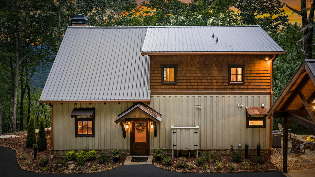 380 Utana Bluffs Trail